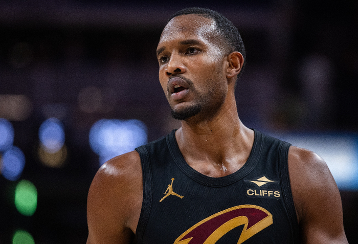 pg官网-骑士2将弊端尽显！莫布利拒投还影响空间，米切尔起伏太大了！|莫布利;贾斯廷-安德森|克利夫兰骑士队|多诺万-米切尔|埃文-莫布利|NBA常规赛_新浪体育_新浪新闻